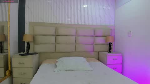 Caroline online show from 04-02-26, 12:36