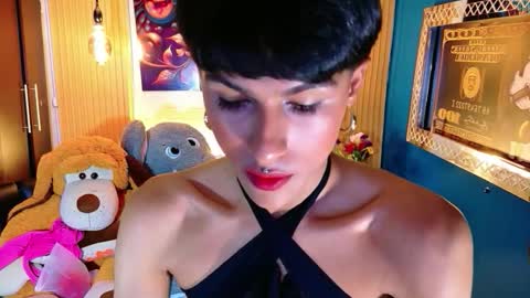 Snapshot of carolinejesh chatting on 04-19-26, 06:10 carolinejesh online show from 04-19-26, 06:10