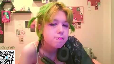 Snapshot of carolinerichter chatting on 02-04-26, 11:09 CarolineRichter online show from 02-04-26, 11:09