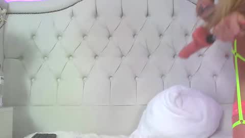 carolinesampaio online show from 11-19-25, 05:57