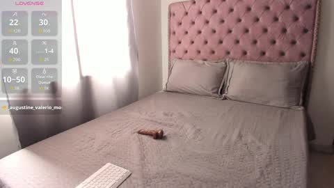 Caroline  online show from 06-05-26, 03:51