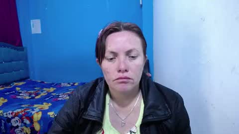 Carolinhe  online show from 07-08-26, 12:09
