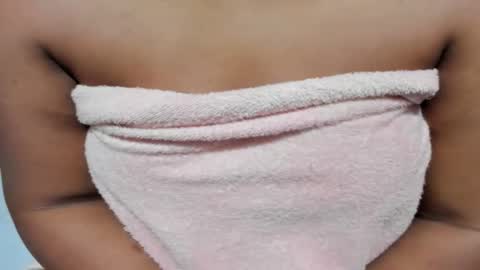 Caro online show from 02-12-26, 01:33