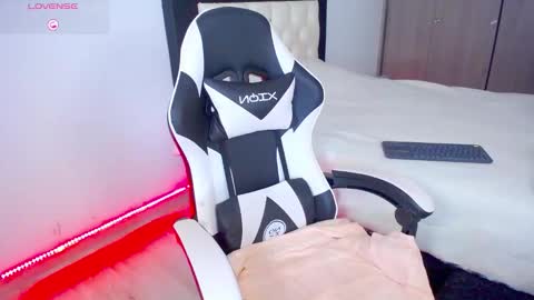 CarolinneFiotti online show from 11-02-25, 08:22