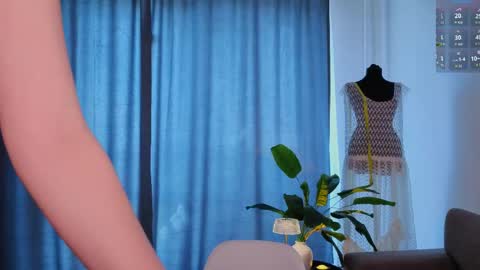 Snapshot of carolinnk chatting on 05-18-26, 10:32 Caro online show from 05-18-26, 10:32