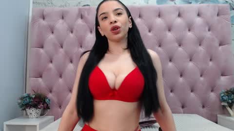 Snapshot of carollaoxy chatting on 01-16-25, 05:32 CarollaOxy online show from 01-16-25, 05:32