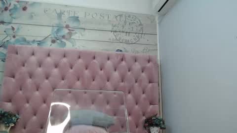 Snapshot of carollaoxy chatting on 02-18-25, 05:31 CarollaOxy online show from 02-18-25, 05:31