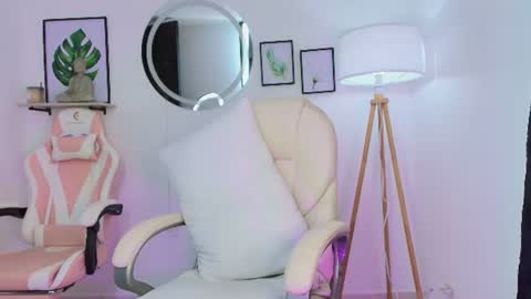Snapshot of carolyne_sweet chatting on 07-03-26, 11:33 carolyne_sweet online show from 07-03-26, 11:33