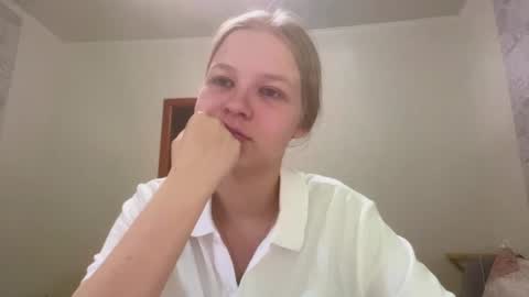 Snapshot of carolynesturino chatting on 07-08-26, 08:08 carolynesturino online show from 07-08-26, 08:08