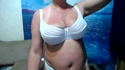 Snapshot of caroncapella chatting on 06-26-26, 03:49 VicunaCool online show from 06-26-26, 03:49