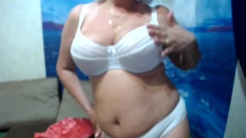 Snapshot of caroncapella chatting on 07-03-26, 12:22 VicunaCool online show from 07-03-26, 12:22