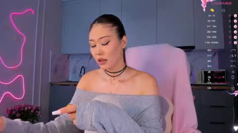 Snapshot of carpe_diemmm chatting on 07-17-26, 03:24 Yummi online show from 07-17-26, 03:24