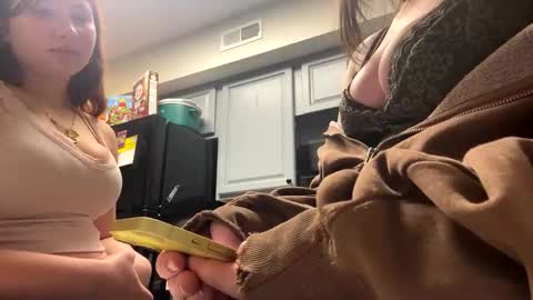 Snapshot of carpetmunchers chatting on 11-23-25, 12:21 carpetmunchers online show from 11-23-25, 12:21