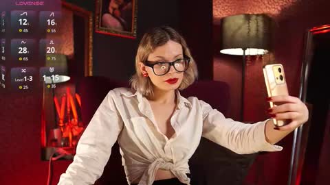 Snapshot of carrie_in_the_city chatting on 02-28-26, 08:43 Carrie online show from 02-28-26, 08:43