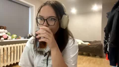 Emilia online show from 12-16-25, 03:11