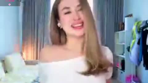 Snapshot of carrybodrick chatting on 07-14-26, 04:34 Kira online show from 07-14-26, 04:34