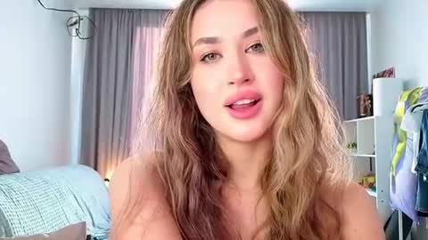 Snapshot of carrybodrick chatting on 07-17-26, 04:12 Kira online show from 07-17-26, 04:12