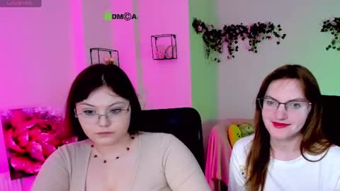 Snapshot of casey_meow_ chatting on 06-19-26, 07:06 casey_meow_ online show from 06-19-26, 07:06