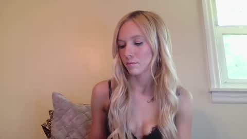 Snapshot of caseygirl6879 chatting on 04-12-26, 06:46 Casey Lakes online show from 04-12-26, 06:46
