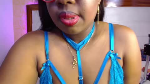 Snapshot of caseymoon chatting on 03-04-25, 01:06 Casey online show from 03-04-25, 01:06