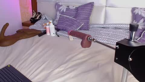 Snapshot of caseymoon chatting on 03-12-25, 04:46 Casey online show from 03-12-25, 04:46