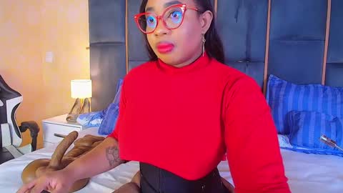 Snapshot of caseymoon chatting on 10-10-25, 12:26 Casey online show from 10-10-25, 12:26