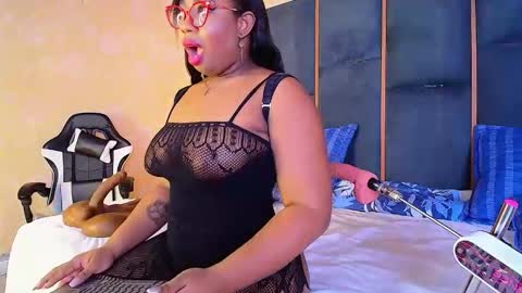 Snapshot of caseymoon chatting on 10-15-25, 01:44 Casey online show from 10-15-25, 01:44