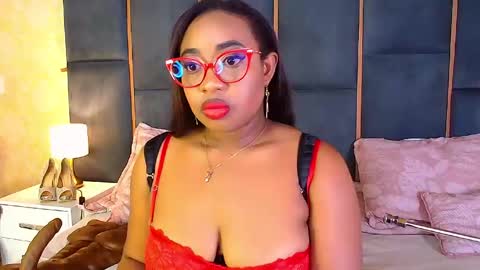 Snapshot of caseymoon chatting on 11-01-25, 12:51 Casey online show from 11-01-25, 12:51