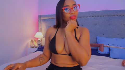Snapshot of caseymoon chatting on 06-11-26, 12:47 Casey online show from 06-11-26, 12:47