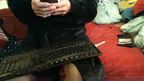 Cashew online show from 01-19-25, 01:32