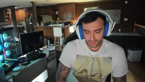 Snapshot of cashmaster_sterling chatting on 09-09-25, 11:04 Sterling online show from 09-09-25, 11:04