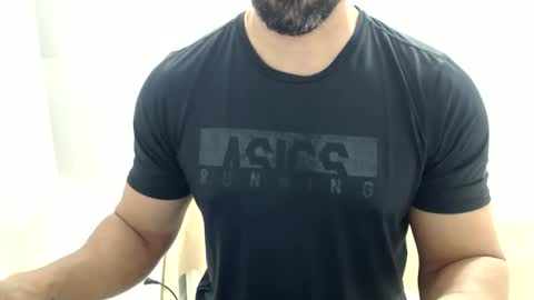 Snapshot of cashmastermuscle77 chatting on 06-11-26, 10:24 cashmastermuscle77 online show from 06-11-26, 10:24