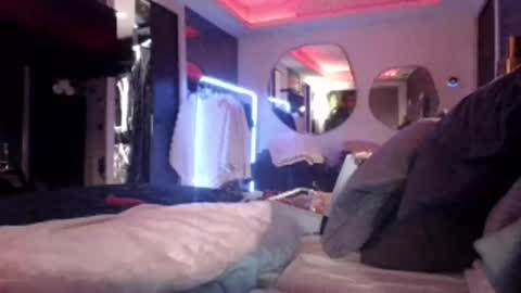 Snapshot of cassandra06400 chatting on 11-17-25, 02:28 cassandra06400 online show from 11-17-25, 02:28