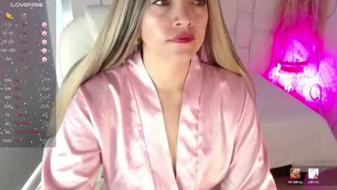 Snapshot of cassandraferran chatting on 06-08-26, 01:00 Cassandra online show from 06-08-26, 01:00