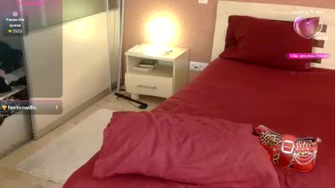 Snapshot of cassie_pinkk chatting on 09-19-25, 04:29 Cassie online show from 09-19-25, 04:29