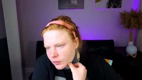 Snapshot of cassie_xkiss chatting on 07-10-26, 08:22 Cassie online show from 07-10-26, 08:22