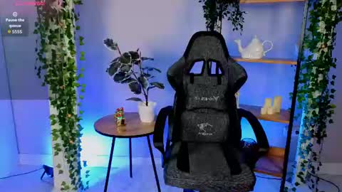 Snapshot of cassie_xkiss chatting on 07-18-26, 08:56 Cassie online show from 07-18-26, 08:56