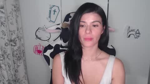 cassiealvarez online show from 10-07-25, 04:53