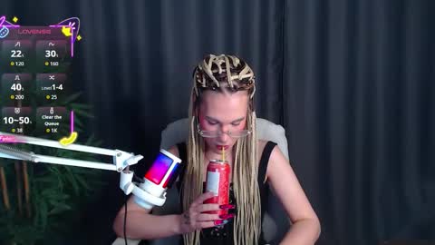 Cassie online show from 11-29-25, 09:07