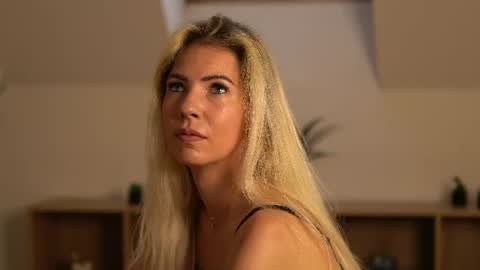 Snapshot of cassiemiles chatting on 07-09-26, 03:10 Cassi online show from 07-09-26, 03:10