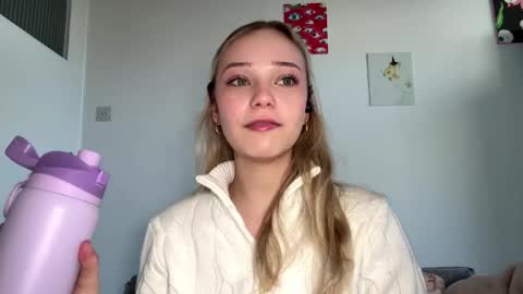 Snapshot of cassijent chatting on 03-02-26, 07:15 Olivia online show from 03-02-26, 07:15