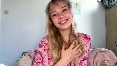 Olivia online show from 04-07-26, 07:09