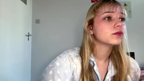 Olivia online show from 04-09-26, 07:25