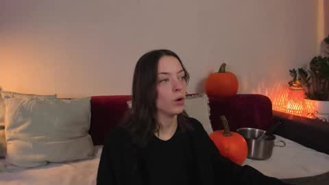  cassandra  online show from 10-28-25, 03:04