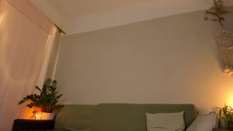  cassandra  online show from 04-15-26, 06:59