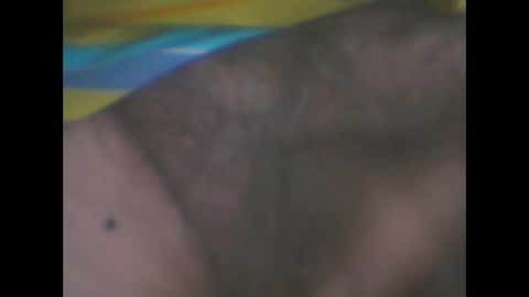 Snapshot of castells chatting on 10-25-25, 04:02 castells online show from 10-25-25, 04:02