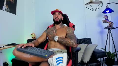 Snapshot of casticatheking chatting on 01-22-25, 08:38 Matheo Brown online show from 01-22-25, 08:38