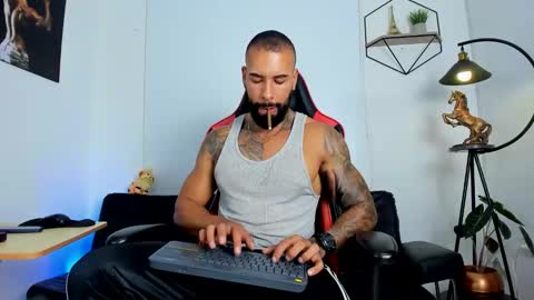 Snapshot of casticatheking chatting on 02-08-25, 12:28 Matheo Brown online show from 02-08-25, 12:28