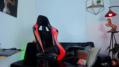 Snapshot of casticatheking chatting on 02-11-25, 04:02 Matheo Brown online show from 02-11-25, 04:02
