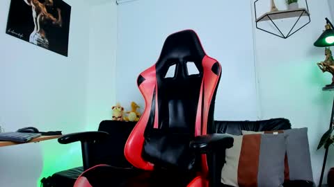 Snapshot of casticatheking chatting on 03-12-25, 04:56 Matheo Brown online show from 03-12-25, 04:56